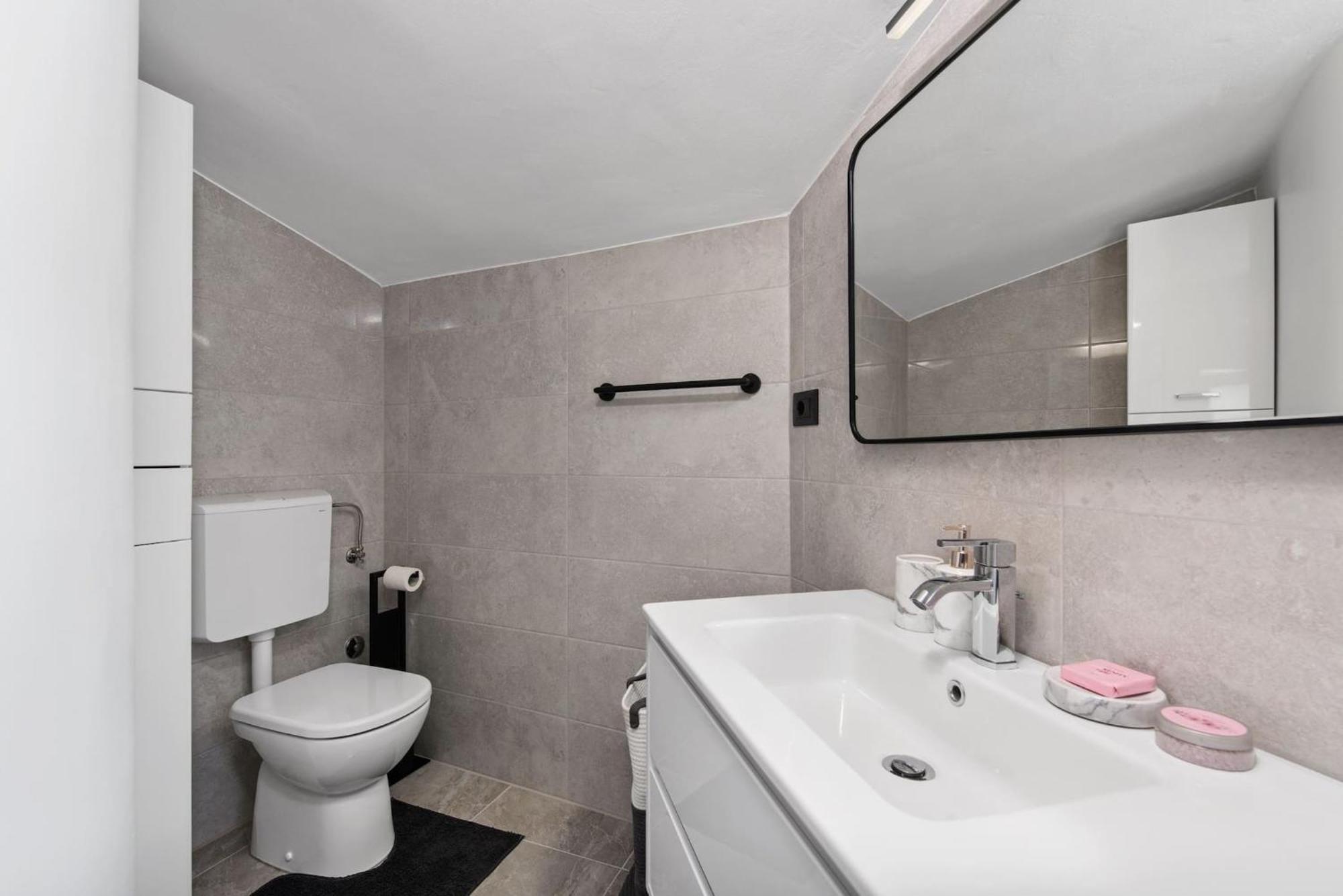 Holiday Home Sea Premantura Bagian luar foto